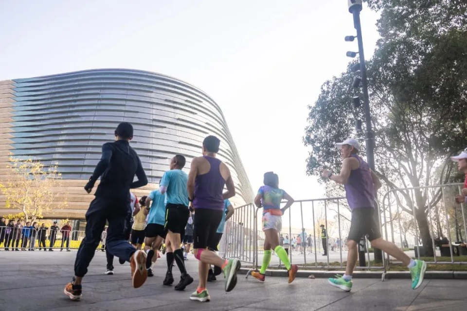 跑过程中沉 跑过程中沉